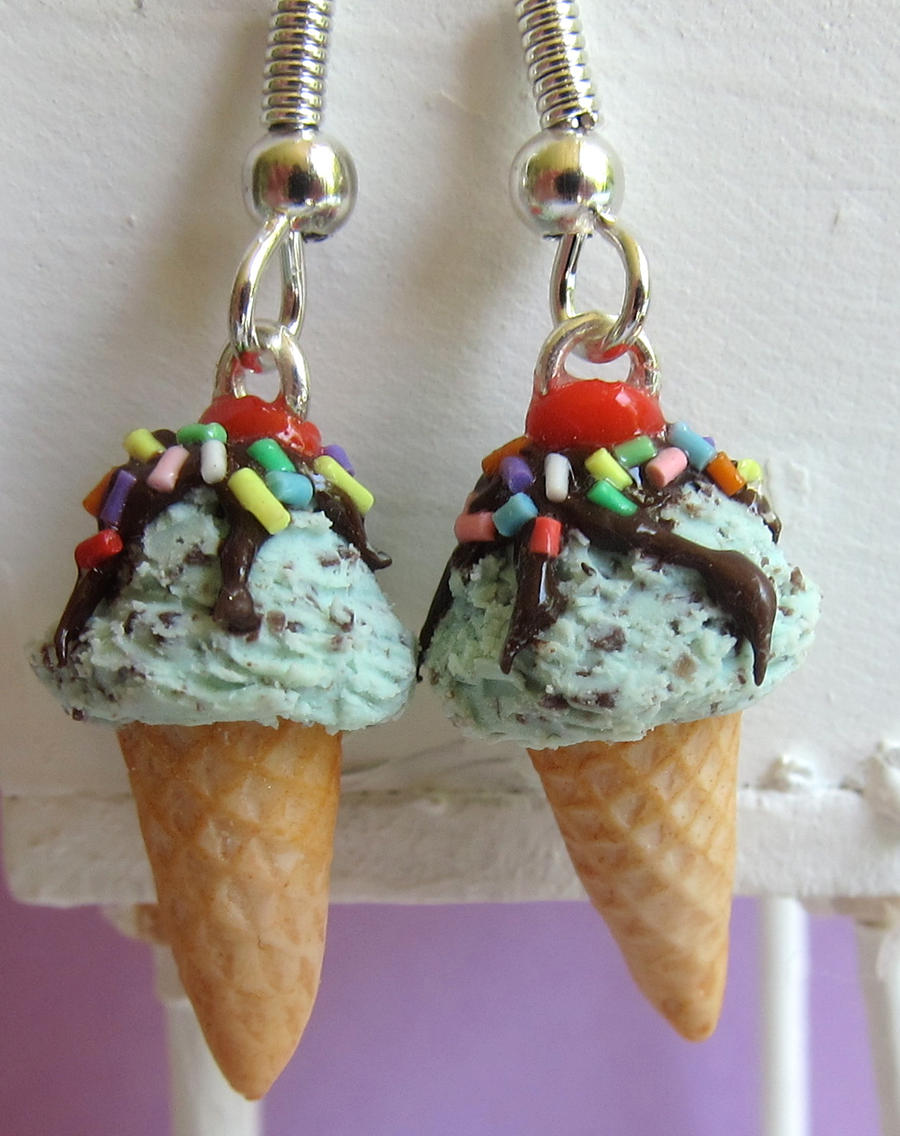 mint_chocolate_chip_ice_cream_cone_earrings_by_littlesweetdreams-d50m1lv.jpg